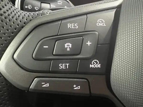 VW T-ROC (9/14)
