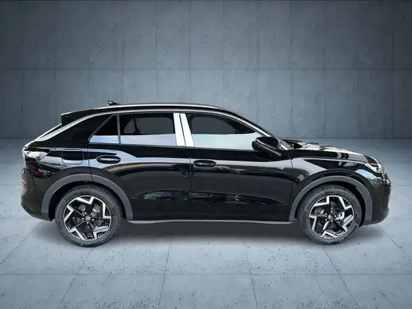VW T-ROC (6/16)