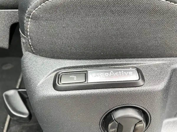VW T-ROC (17/19)