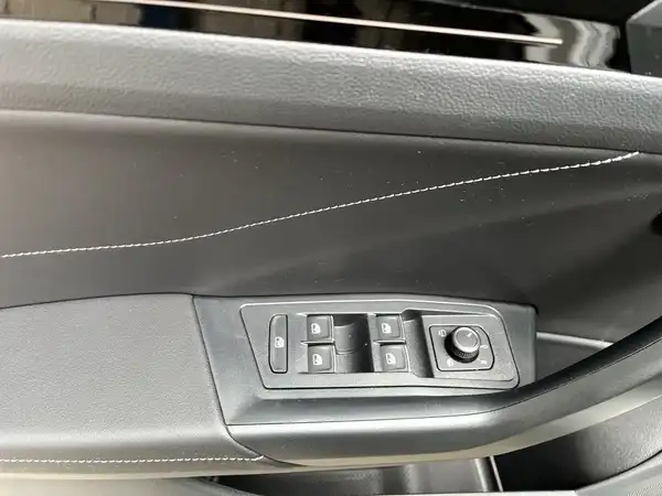 VW T-ROC (18/22)