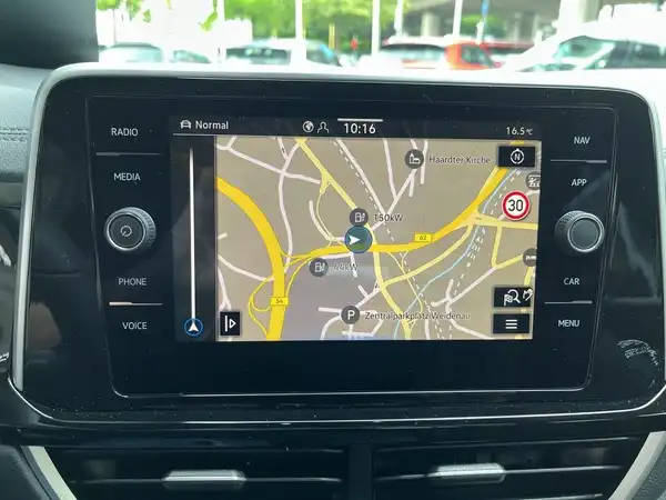 VW T-ROC (20/22)