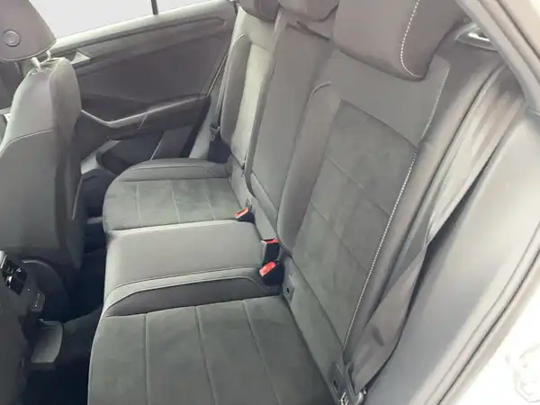 VW T-ROC (10/22)