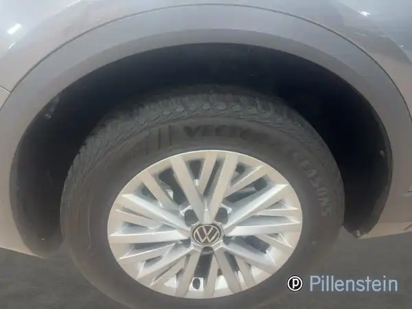 VW T-ROC (6/17)