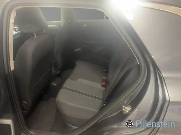 VW T-ROC (9/17)