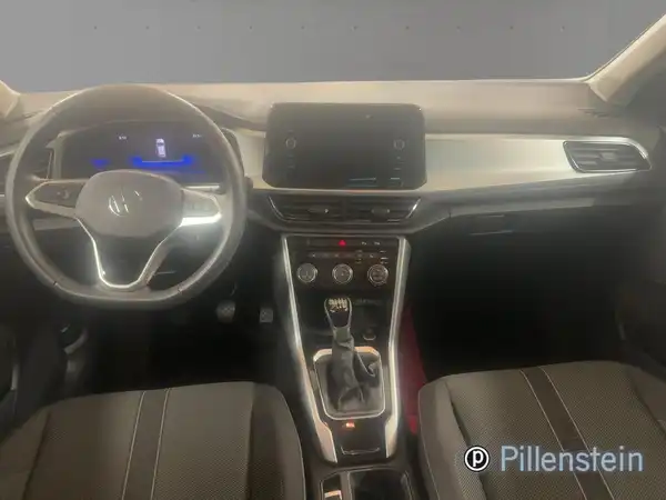 VW T-ROC (10/17)