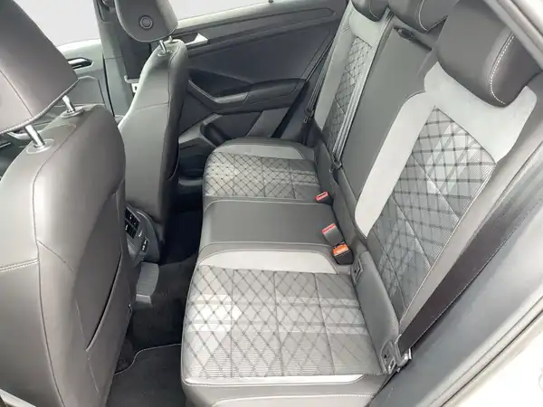 VW T-ROC (14/17)