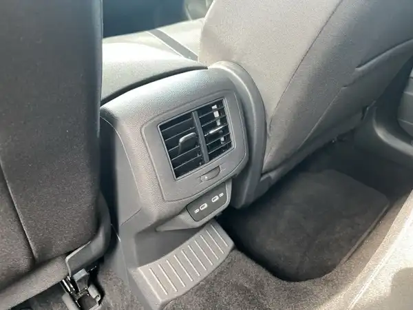 VW T-ROC (15/22)