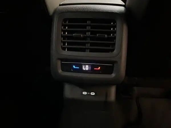 VW T-ROC (16/28)