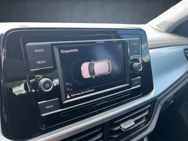 VW T-ROC (19/22)