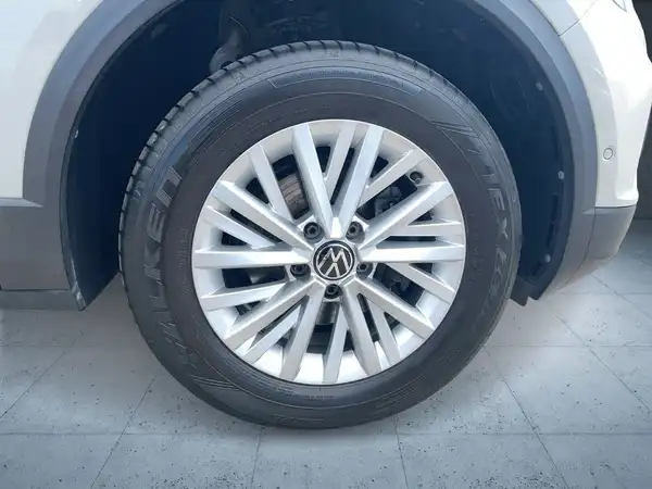VW T-ROC (8/22)
