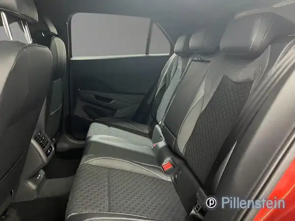 VW T-ROC (11/15)