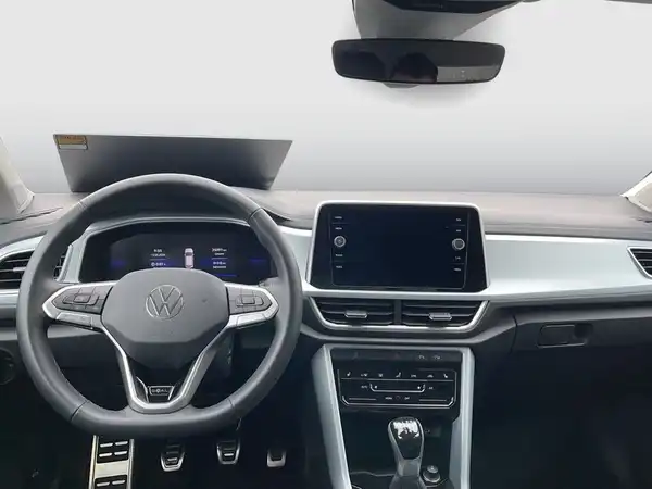 VW T-ROC (12/17)