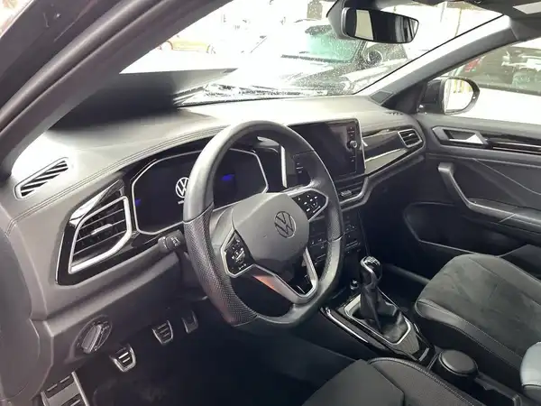 VW T-ROC (14/17)