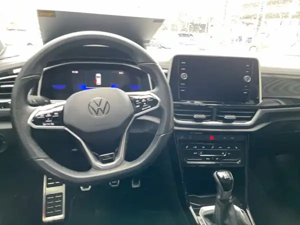 VW T-ROC (8/17)