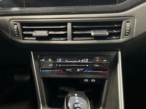 VW TAIGO (15/21)