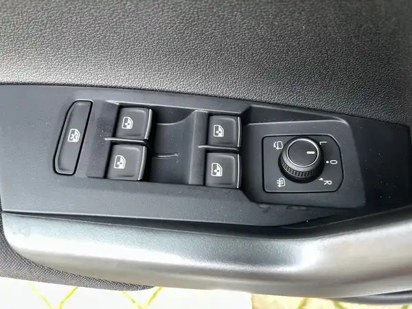 VW TAIGO R-LINE (17/20)