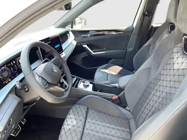 VW TAYRON (9/19)