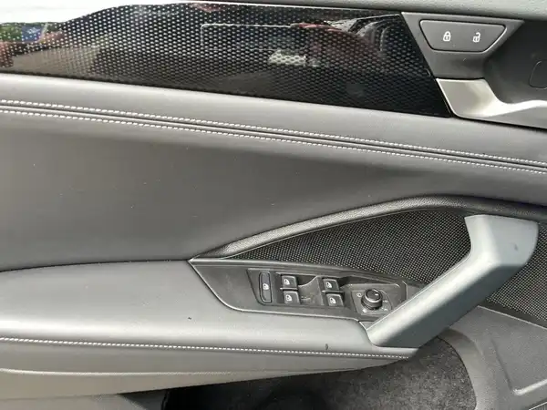 VW TAYRON (18/22)