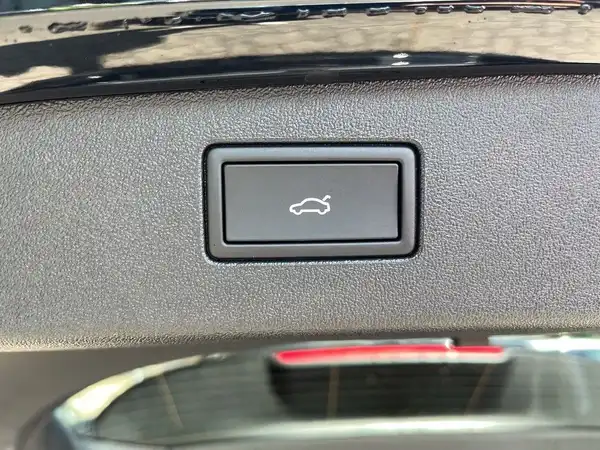 VW TIGUAN (16/20)