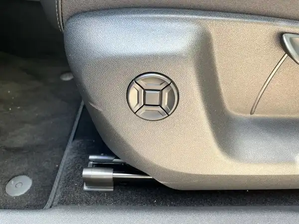 VW TIGUAN (18/20)