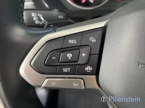 VW TIGUAN (8/16)