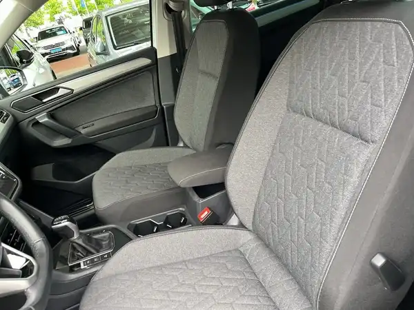 VW TIGUAN (14/21)