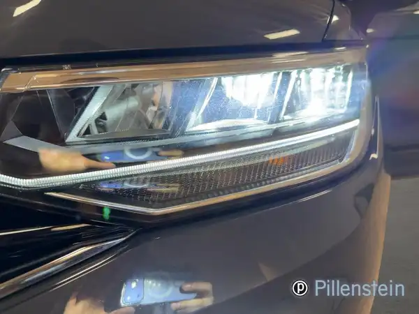 VW TIGUAN (15/17)