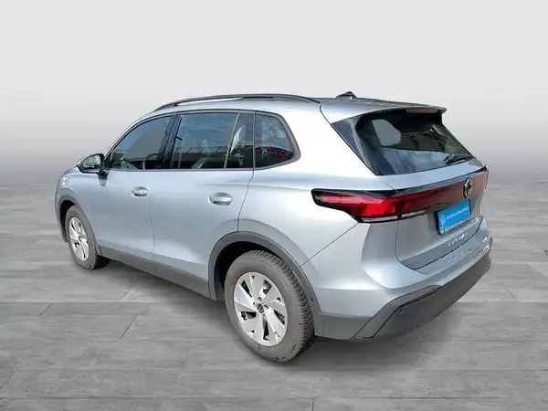 VW TIGUAN (3/16)