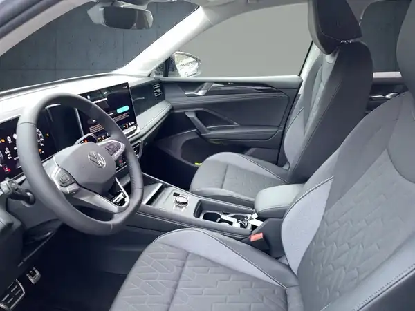 VW TIGUAN (9/17)