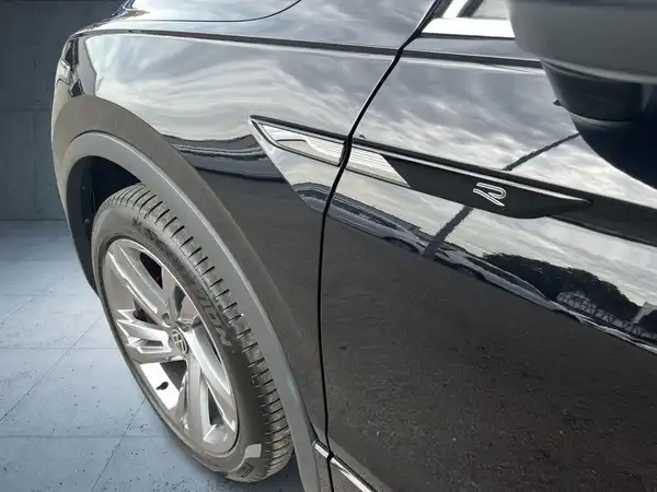 VW TIGUAN (16/22)