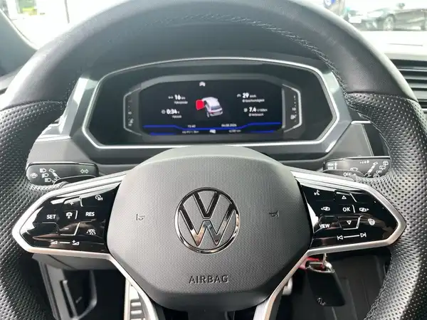 VW TIGUAN (17/22)