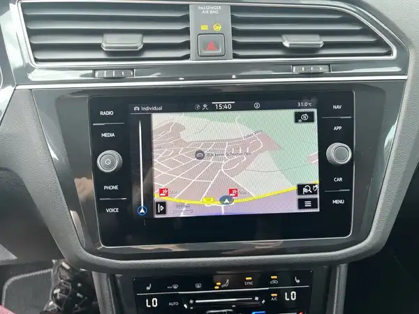 VW TIGUAN (18/22)