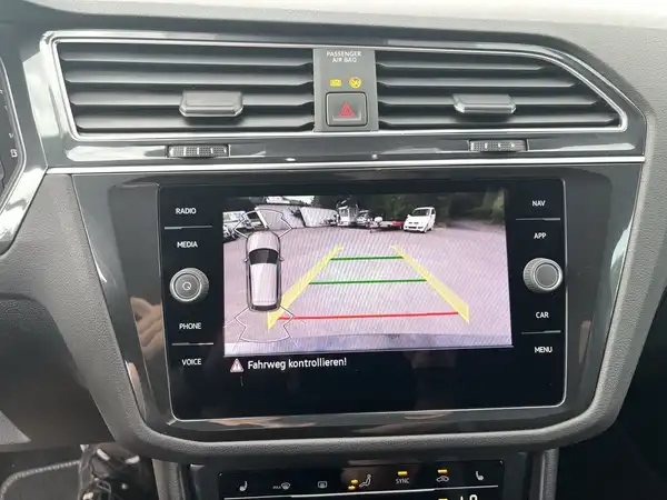 VW TIGUAN (19/22)