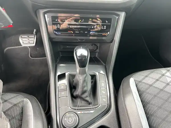 VW TIGUAN (21/22)