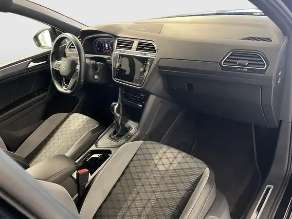 VW TIGUAN (13/17)