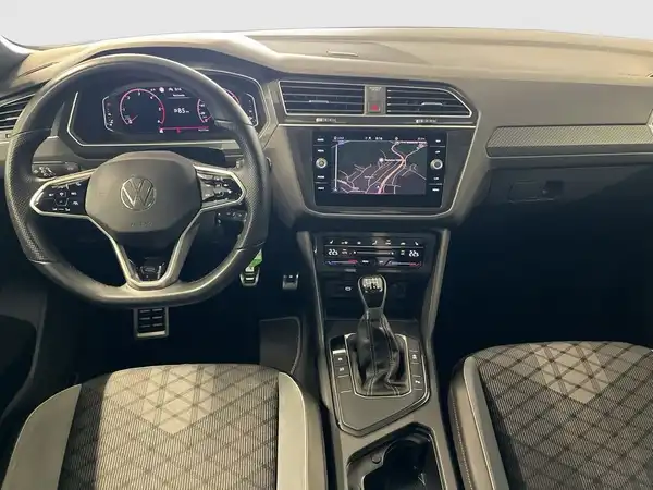 VW TIGUAN (14/17)