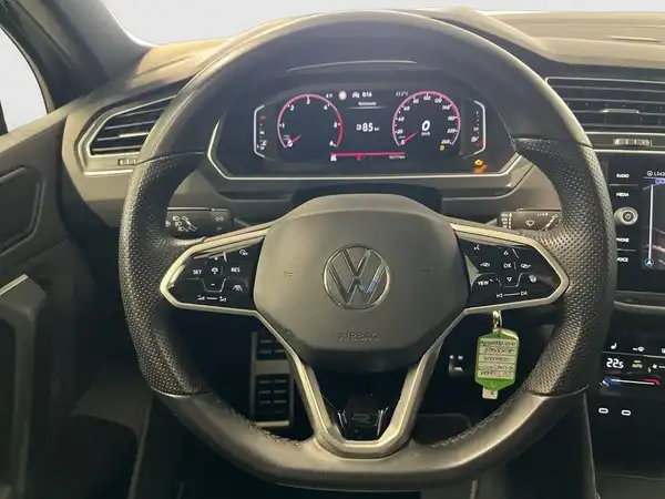 VW TIGUAN (15/17)