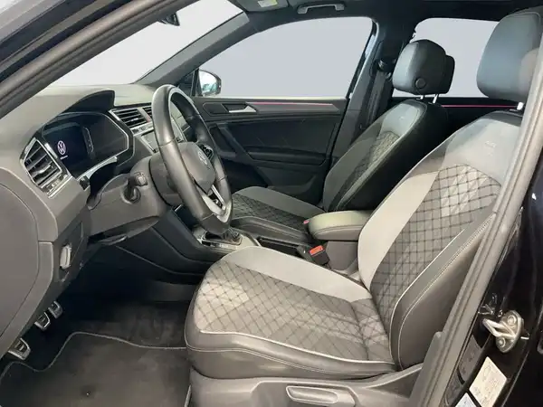 VW TIGUAN (9/17)