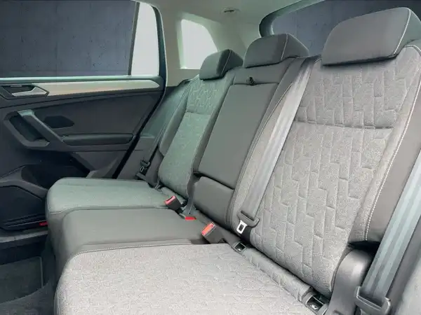 VW TIGUAN (13/20)