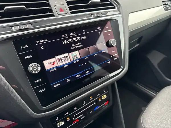 VW TIGUAN (16/20)