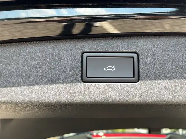 VW TIGUAN (16/18)