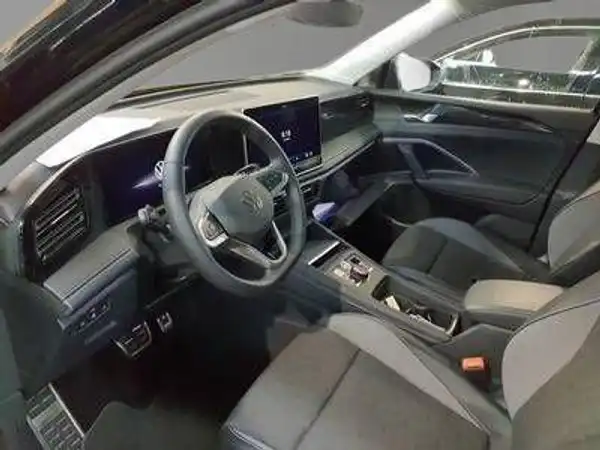 VW TIGUAN (6/7)