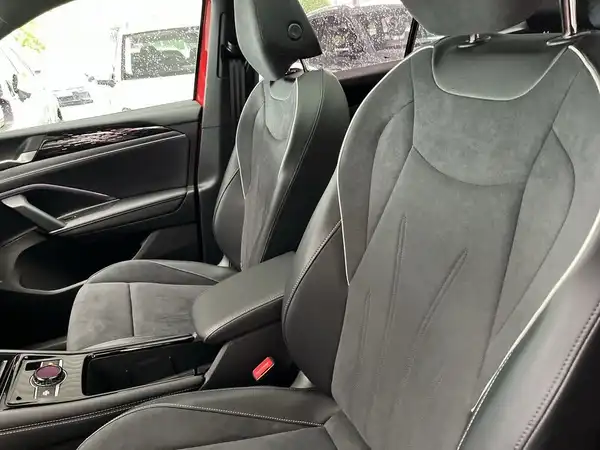 VW TIGUAN (18/22)