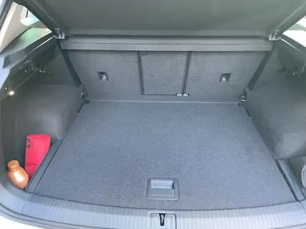 VW TIGUAN (13/21)