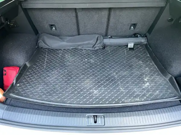 VW TIGUAN (14/21)