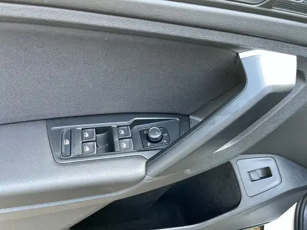 VW TIGUAN (15/21)