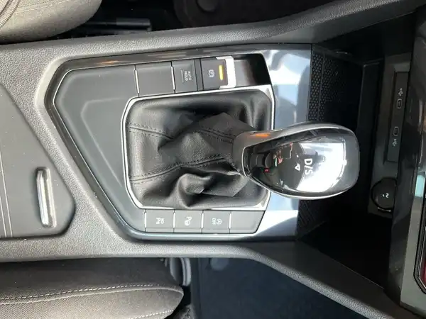 VW TIGUAN (19/21)