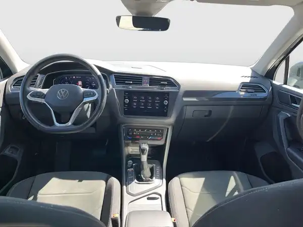 VW TIGUAN (13/15)