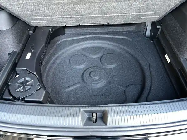 VW TIGUAN (16/20)