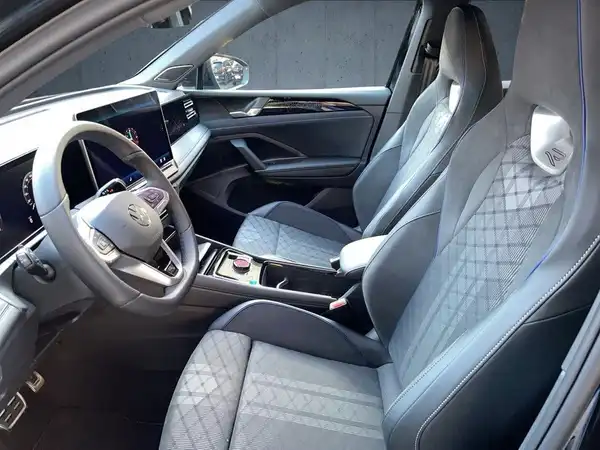 VW TIGUAN (9/20)